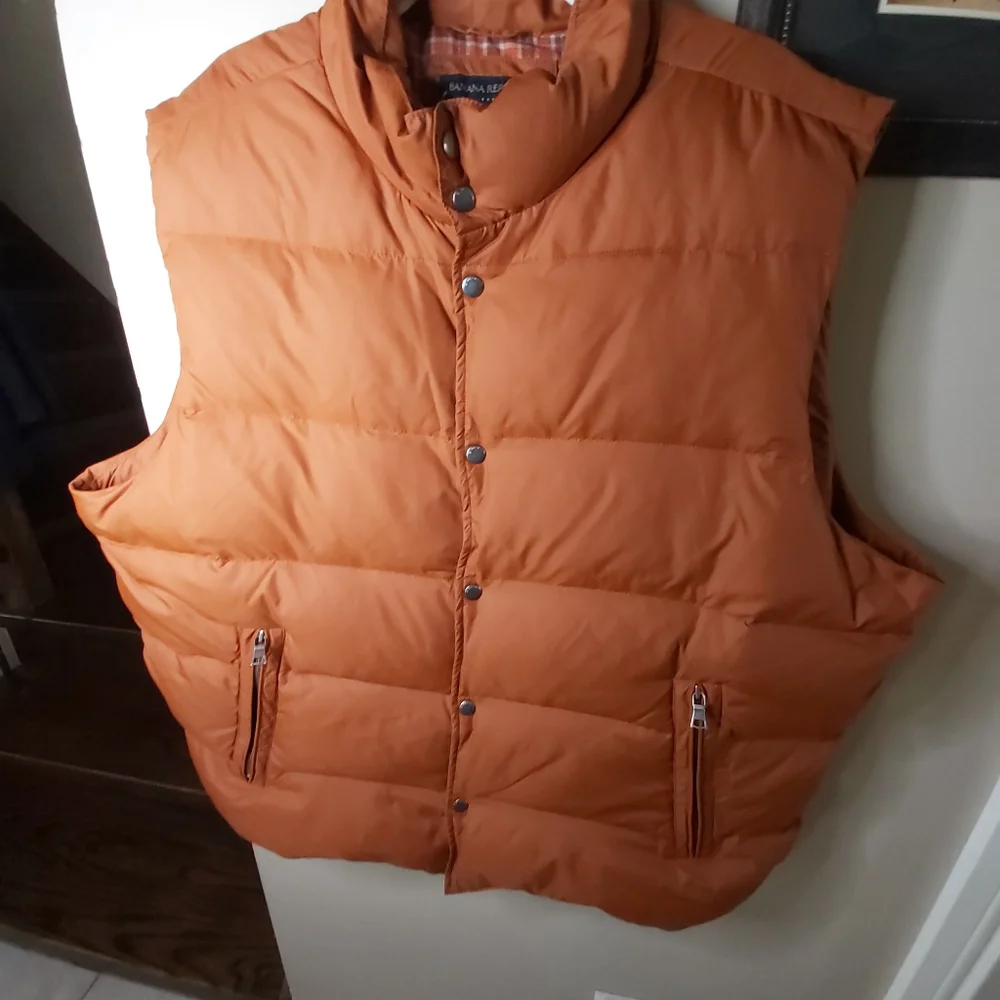💢HOST PICK💢Banana Republic Quilted Vest - Picture 9 of 15